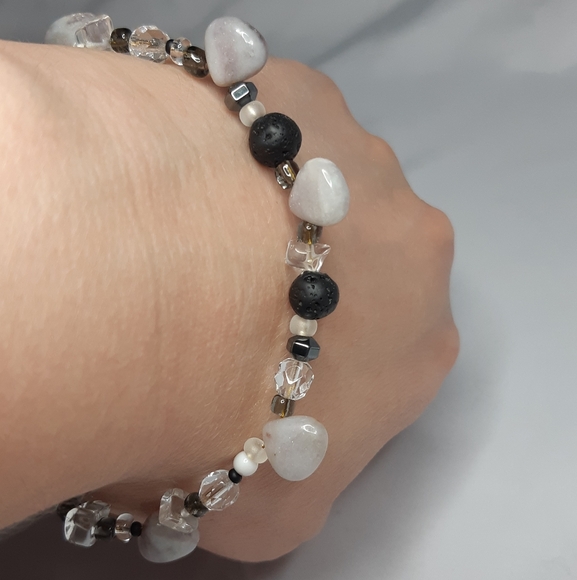 Quartz, Lava Stone and African Purple Labradorite Beaded Bracelet - Picture 1 of 5